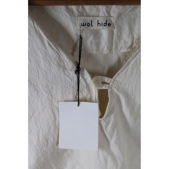 Wol Hide M Natural Sleeveless Organic Cotton Split Neck Button Boxy Tank Top - Picture 2 of 7